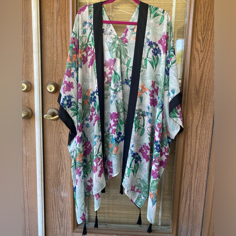 Gibson Latimer floral kimono.